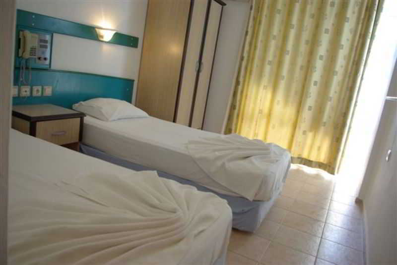 טורונץ' Zeybek Hotel מראה חיצוני תמונה