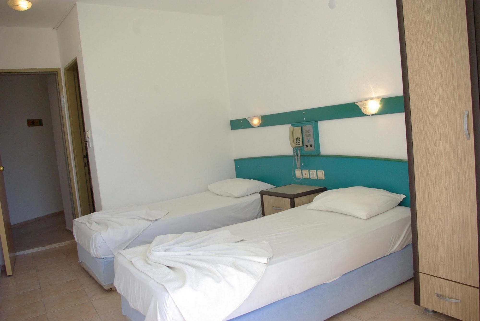 טורונץ' Zeybek Hotel מראה חיצוני תמונה